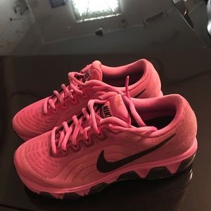 Women’s Nike air max pink black 6.5